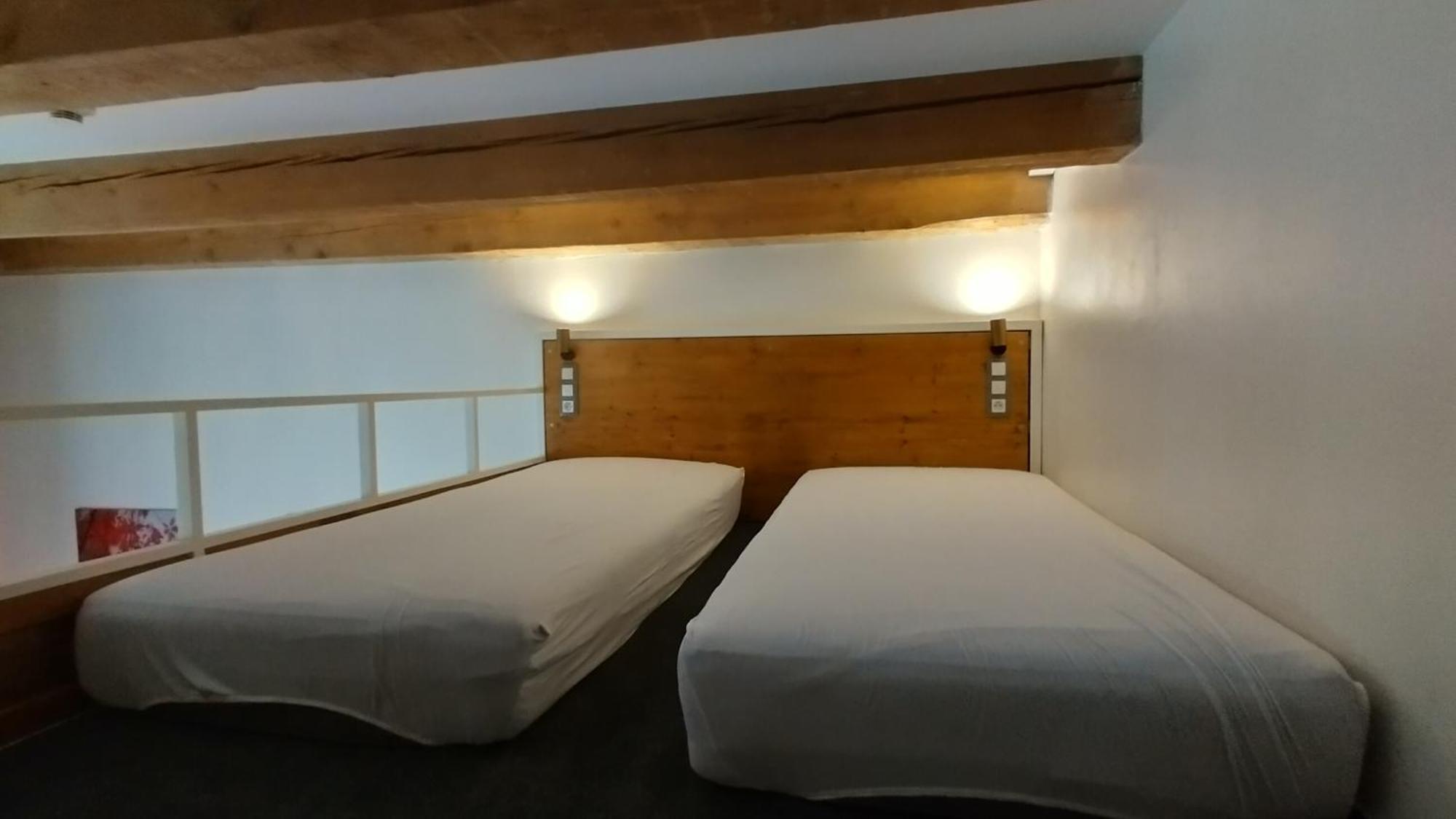 S42 Hotel براغ الغرفة الصورة