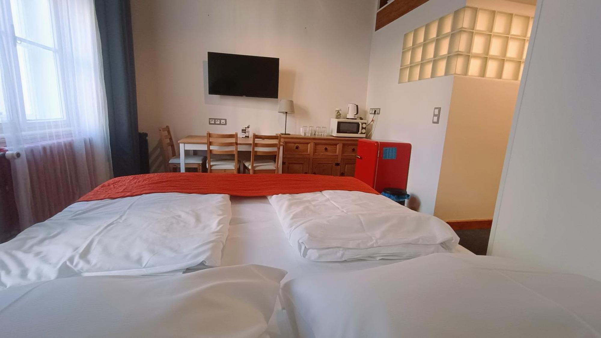 S42 Hotel براغ الغرفة الصورة